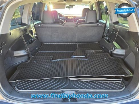 Certified 2018 Honda Pilot Touring image 19