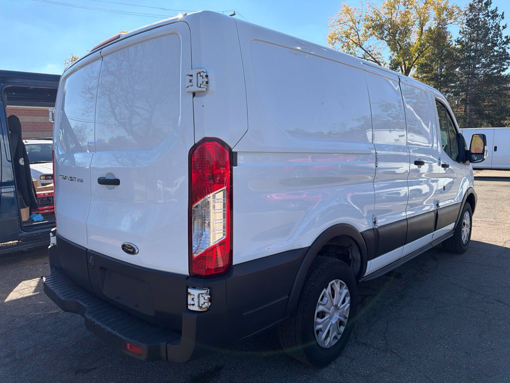 Used 2017 Ford Transit 250 130 Low Roof w/ Exterior Upgrade Package RWD image 5