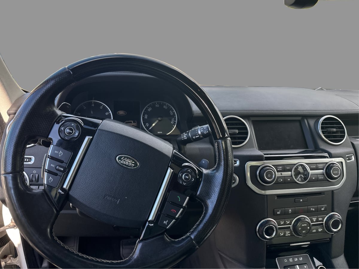 Used 2015 Land Rover LR4 HSE LUX AWD/4WD image 26