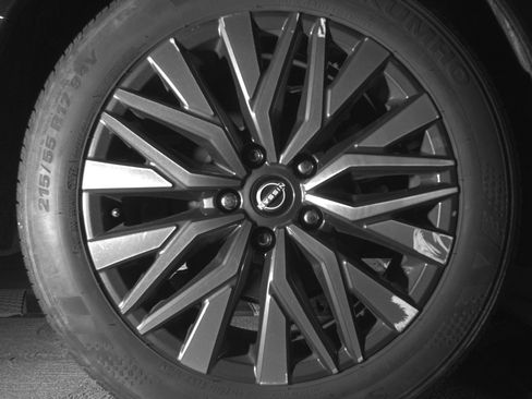 Used 2025 Nissan Altima 2.5 SV image 15