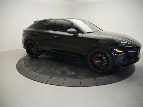 Certified 2023 Porsche Cayenne GTS AWD/4WD image 10