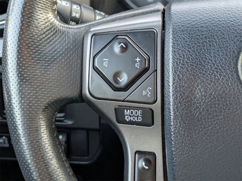 Used 2017 Toyota Tacoma TRD Sport image 27