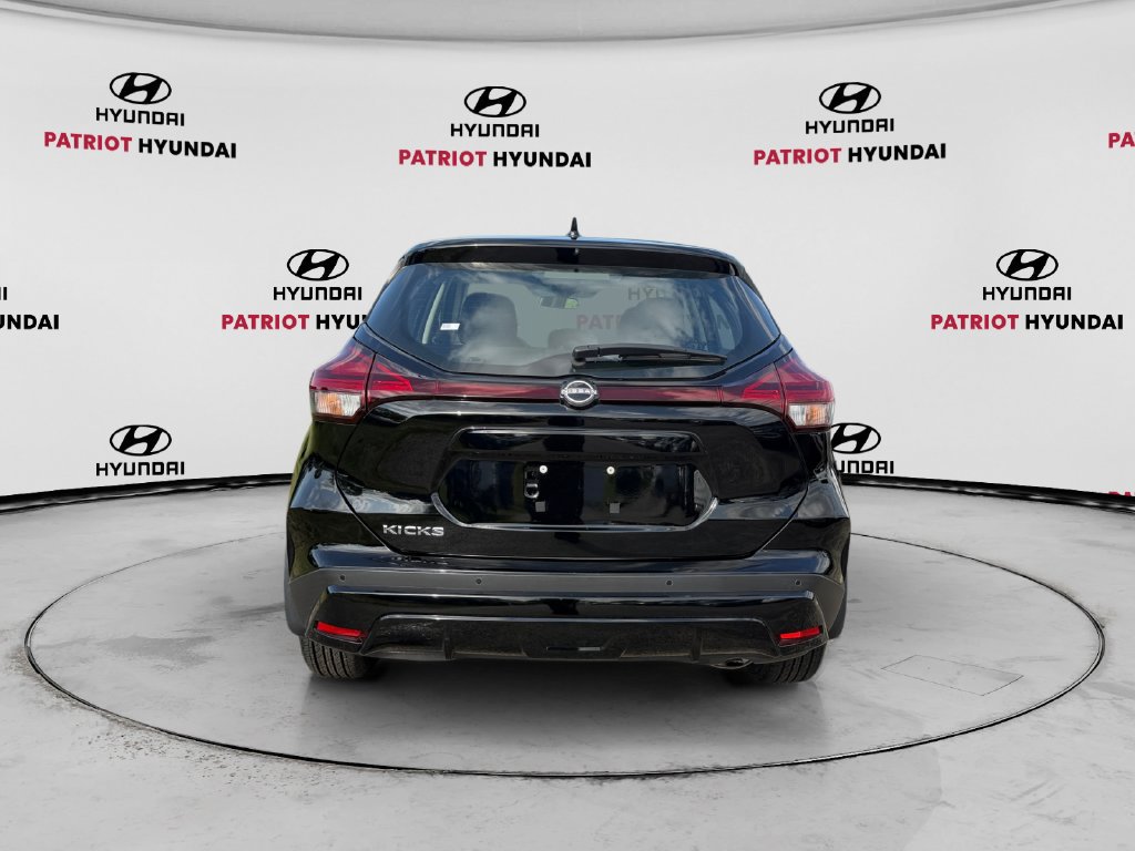 Used 2024 Nissan Kicks S FWD image 4