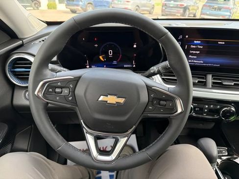 Used 2024 Chevrolet Trax LT w/ Driver Confidence Package FWD image 21
