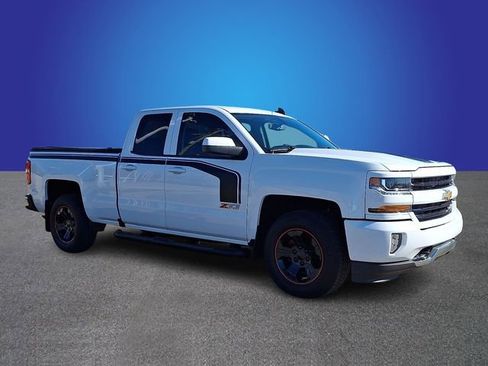 Used 2017 Chevrolet Silverado 1500 LT w/ All Star Edition image 3