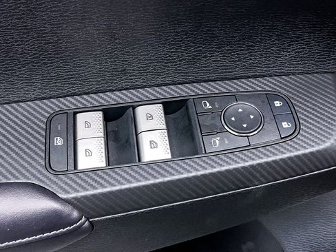 New 2025 Mitsubishi Outlander ES image 10