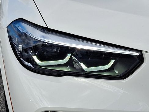 Certified 2022 BMW X5 xDrive40i w/ M Sport Package image 9