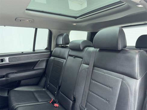 Used 2024 Hyundai Santa Fe Limited image 40