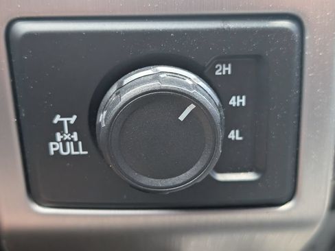 Used 2017 Ford F250 Platinum w/ Platinum Ultimate Package AWD/4WD image 18