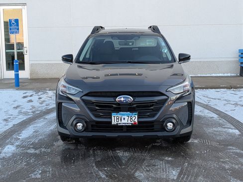 Used 2025 Subaru Outback Premium image 2
