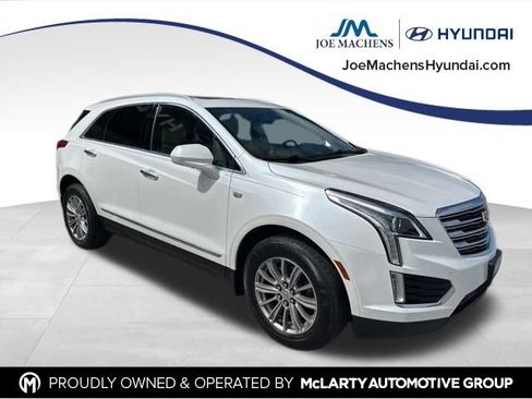 Used 2017 Cadillac XT5 Luxury w/ Driver Awareness Package FWD image 2