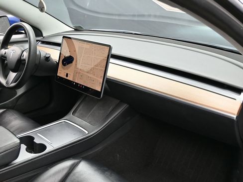 Used 2022 Tesla Model 3 image 37