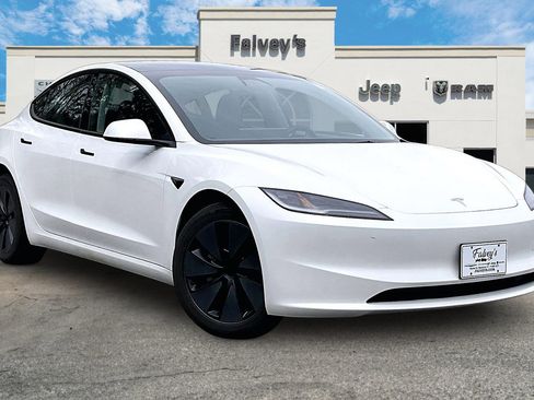 Used 2025 Tesla Model 3 image 10