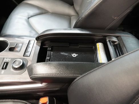 Used 2022 Toyota Highlander Platinum image 25