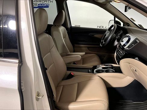 Used 2021 Honda Pilot Touring image 6