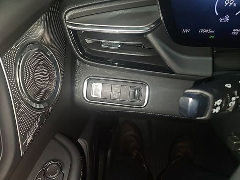 Certified 2025 Buick Enclave Avenir w/ Super Cruise Package image 16