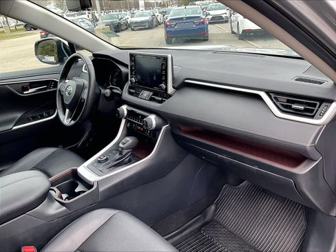 Used 2019 Toyota RAV4 Limited w/ Limited Grade Weather Package image 14