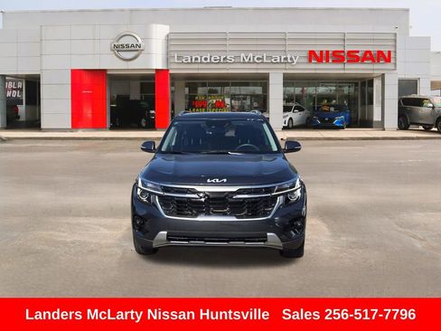 Used 2025 Kia Seltos EX w/ EX Sunroof Package FWD image 11
