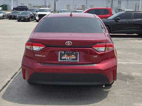 Used 2026 Toyota Corolla LE FWD image 5
