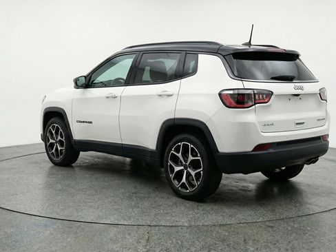 Used 2025 Jeep Compass Limited image 6