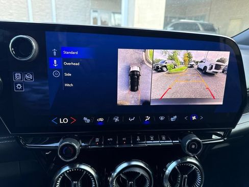 Used 2024 Chevrolet Blazer EV LT AWD/4WD image 17