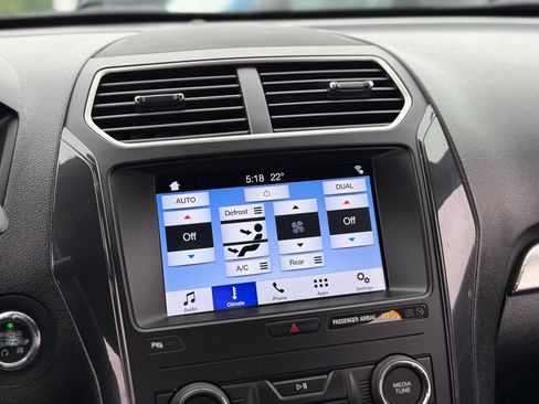 Used 2019 Ford Explorer XLT AWD/4WD image 22