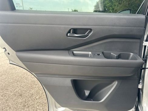 New 2025 Nissan Pathfinder SV w/ Black Appearance Package image 23