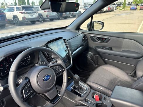 Used 2025 Subaru Forester Premium AWD/4WD image 4