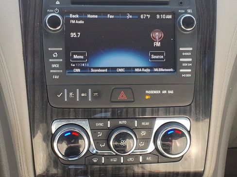 Used 2014 Chevrolet Traverse LT FWD image 6