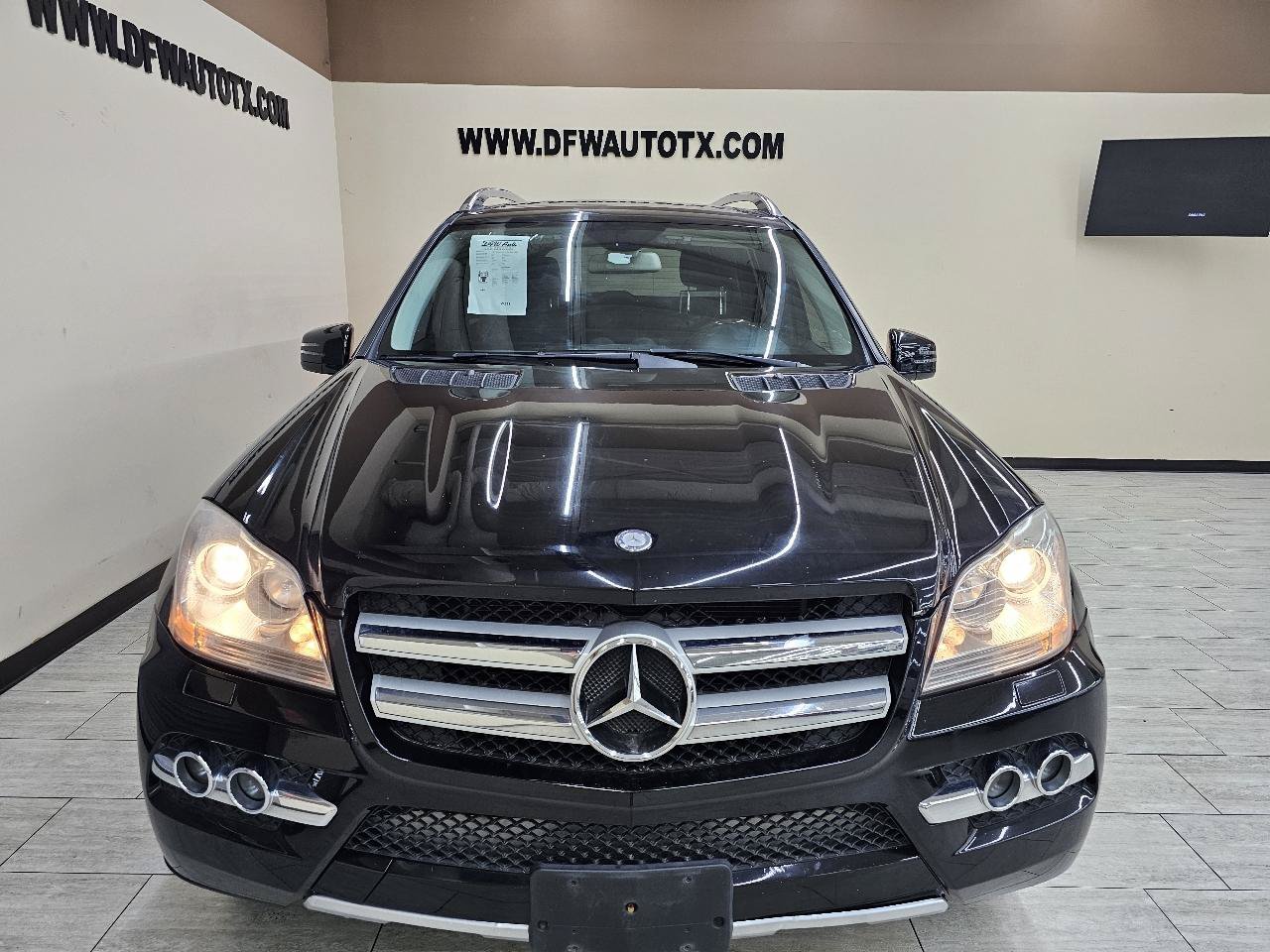 Used 2011 Mercedes-Benz GL 450 4MATIC image 3