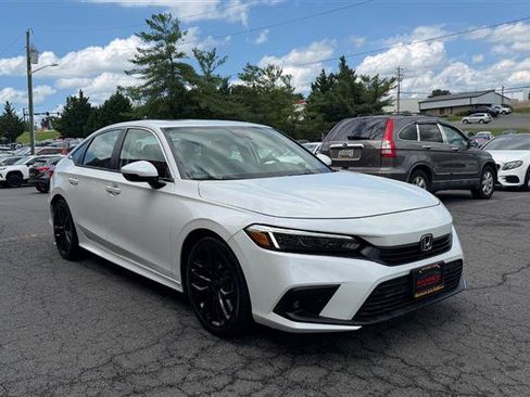 Used 2024 Honda Civic Touring image 3
