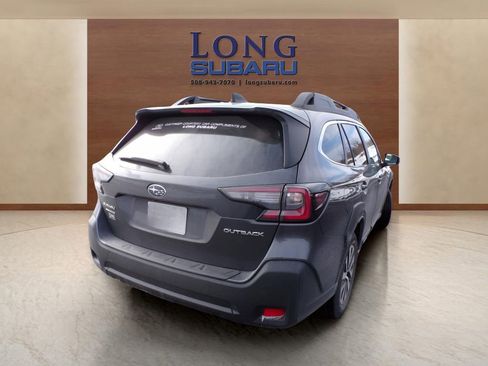 Certified 2025 Subaru Outback Premium image 5