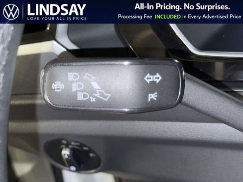 Used 2024 Volkswagen Jetta SE w/ Panoramic Sunroof Package FWD image 29