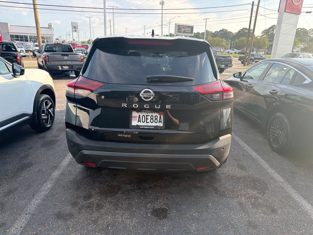 Used 2021 Nissan Rogue S FWD image 5