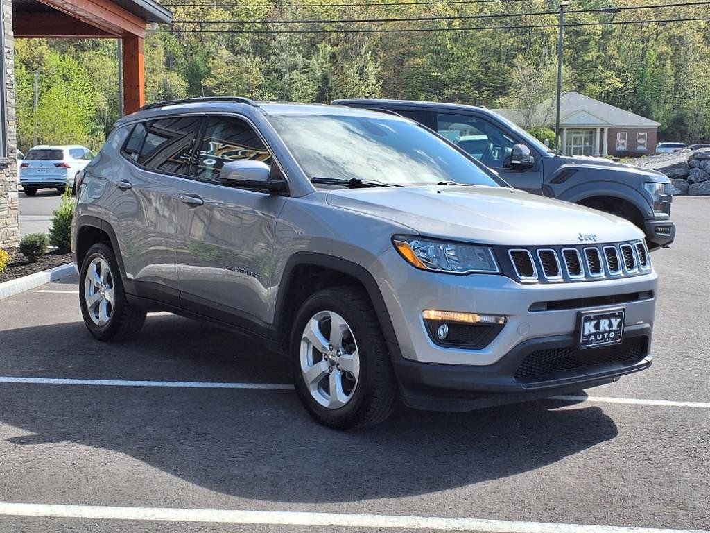 Used 2019 Jeep Compass Latitude AWD/4WD image 3