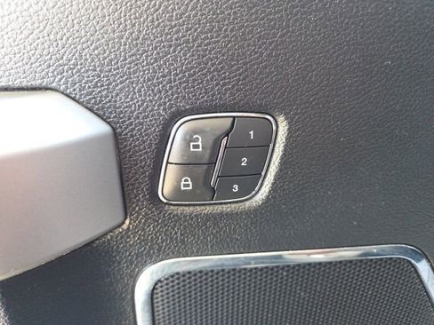 Used 2019 Ford F250 Lariat w/ Lariat Ultimate Package AWD/4WD image 15