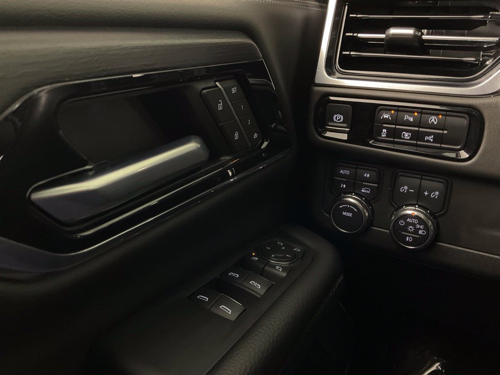 Used 2025 GMC Yukon Denali AWD/4WD image 20