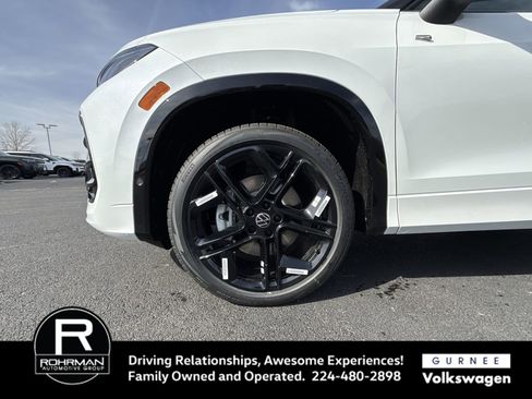 New 2026 Volkswagen Tiguan SE R-Line image 11