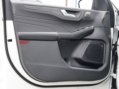 Used 2023 Ford Escape Platinum w/ Premium Technology Package image 16