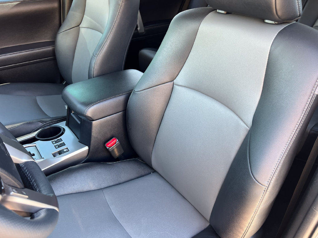 Used 2023 Toyota 4Runner SR5 Premium w/ Moonroof Package RWD image 13