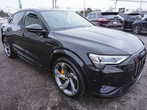 Used 2023 Audi e-tron S Premium Plus image 3