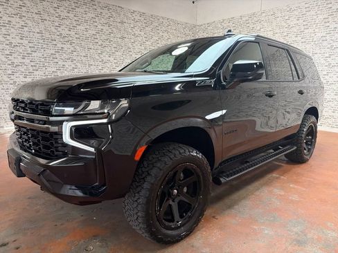 Used 2021 Chevrolet Tahoe Z71 w/ Z71 Signature Package AWD/4WD image 3