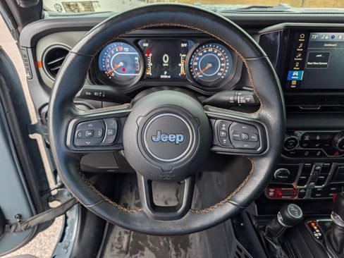 Used 2024 Jeep Gladiator Mojave w/ Convenience Group AWD/4WD image 47