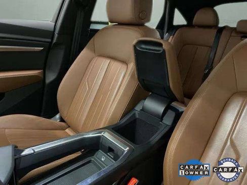 Used 2024 Audi Q8 e-tron Premium image 65