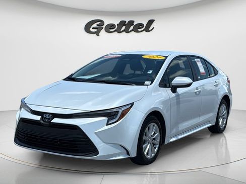 Certified 2024 Toyota Corolla LE w/ LE Convenience Package FWD image 1