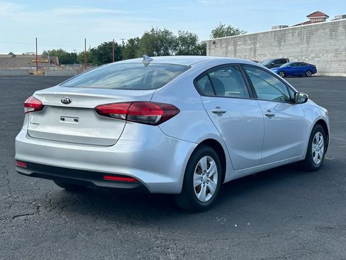 Used 2018 Kia Forte LX FWD image 3