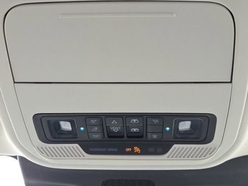 Used 2025 Ford Expedition Platinum w/ Driver's Package image 32