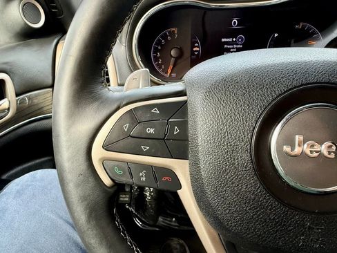 Used 2016 Jeep Grand Cherokee Overland w/ Advanced Technology Group image 18