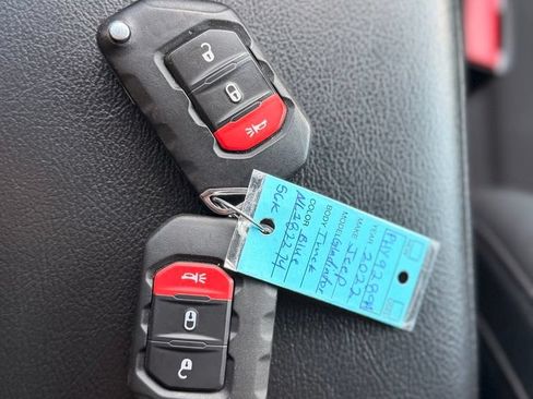Used 2022 Jeep Gladiator Rubicon AWD/4WD image 19