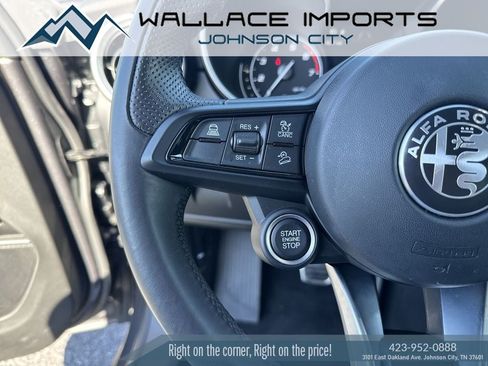 Used 2023 Alfa Romeo Stelvio Ti AWD/4WD image 32